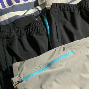 3 pairs of Peter Millar crown sport 3 zip pocket work out weekend pants